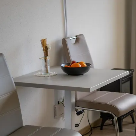 Zurschmitten 9 2- Ug Sued Studio- Dusche- Wc 1 Zimmerwohnung- 2-betten By Interhome
